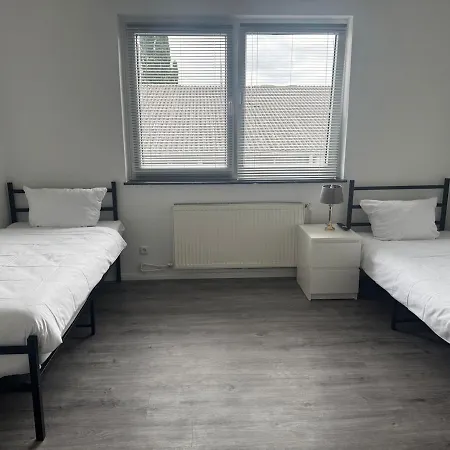 Geraeumige In Zentraler Lage Pansiyon