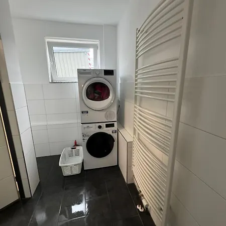 Geraeumige In Zentraler Lage Pansiyon