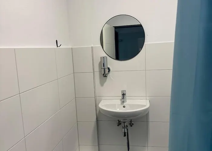 20qm Проживание в семье *